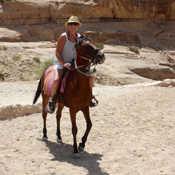 Meet your Posher, Sue - Picture 1 of 1